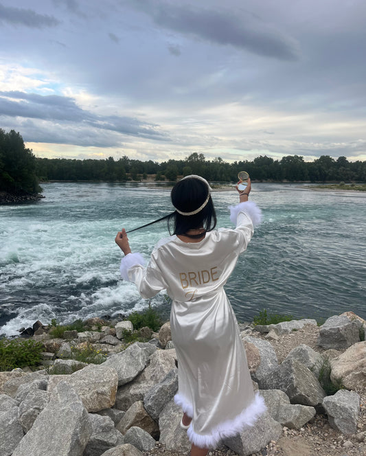 Peignoir à plumes Bride